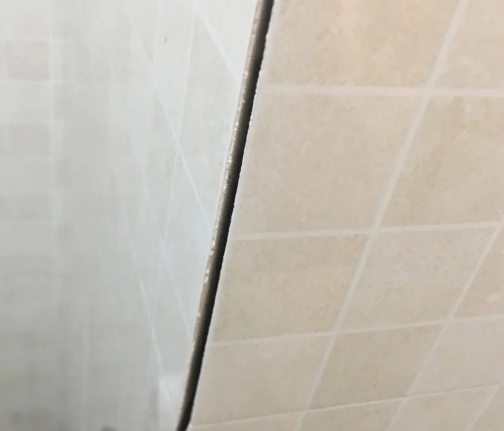泉州市瓷砖空鼓维修公司分享阳台瓷砖脱落的修复过程可以分为以下几个步骤